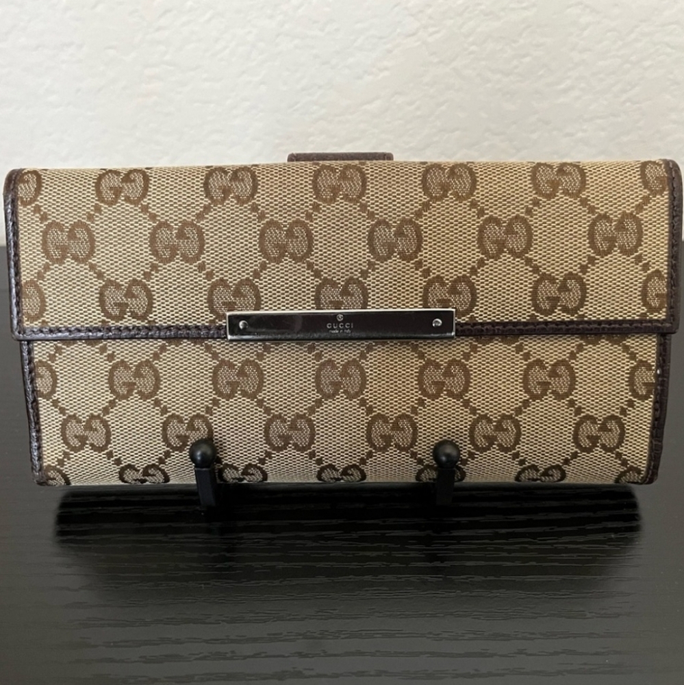 EUC Gucci Monogram Wallet/ ❤️